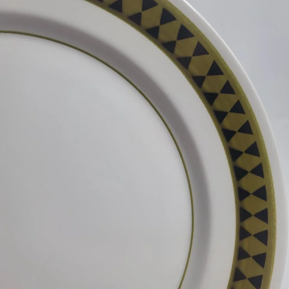 Mikasa Mediterrania Dominique Chop Plate Black Pyramids Green Band
